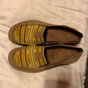 Ariat women’s leather Cruiser slip ons shoes size 9